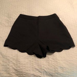 ☀️3 FOR $30, SUMMER SALE! 
Pocketed Scalloped Shorts